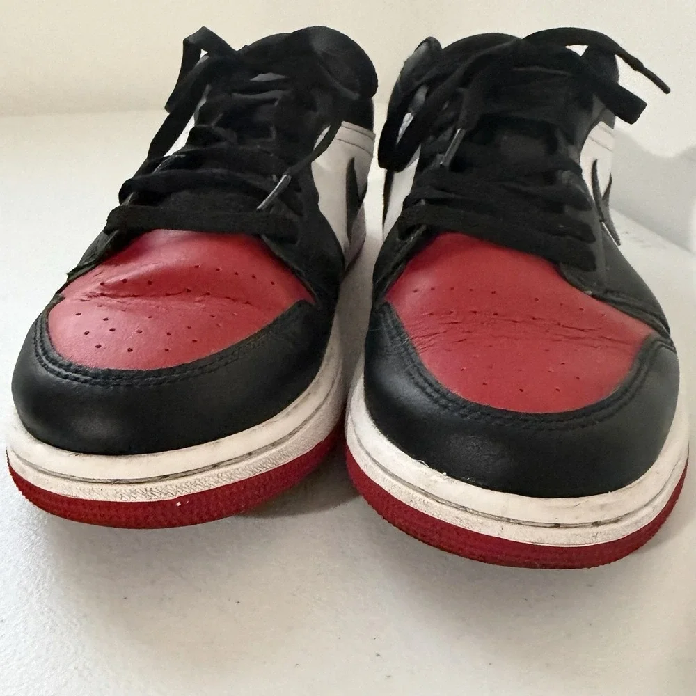 Nike Air Jordan 1 Low Bred Toe White Black Varsity Red Jumpman 553558-161 Sz 9